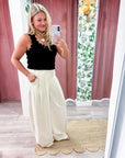 Scallop Wave Knit Top-Black