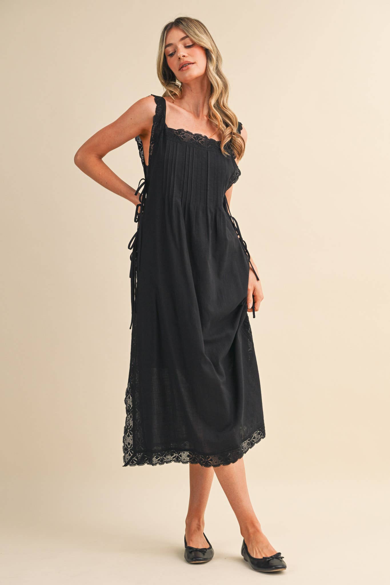 PREORDER: Fleur Romance Midi Dress-Black