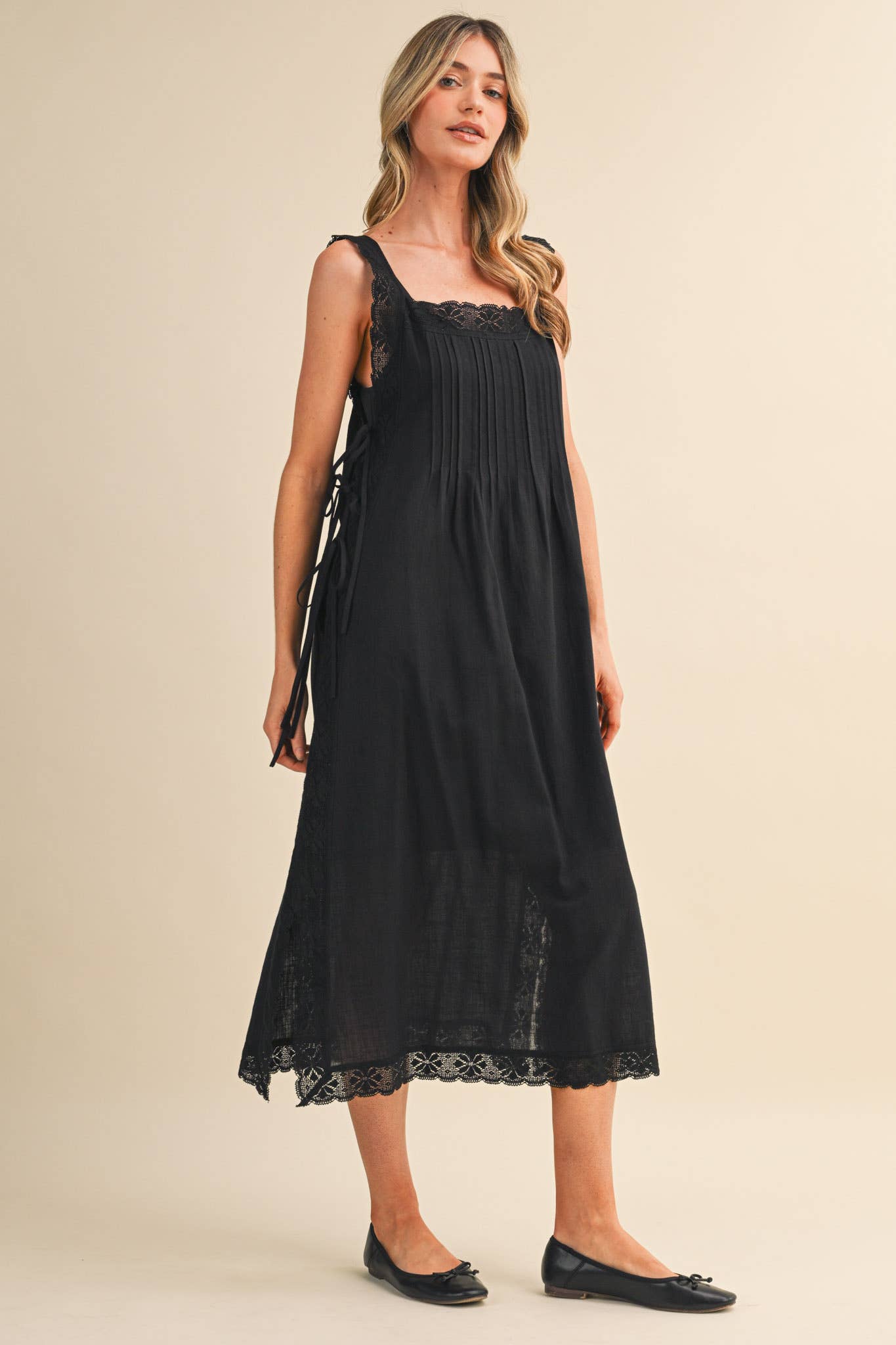 PREORDER: Fleur Romance Midi Dress-Black