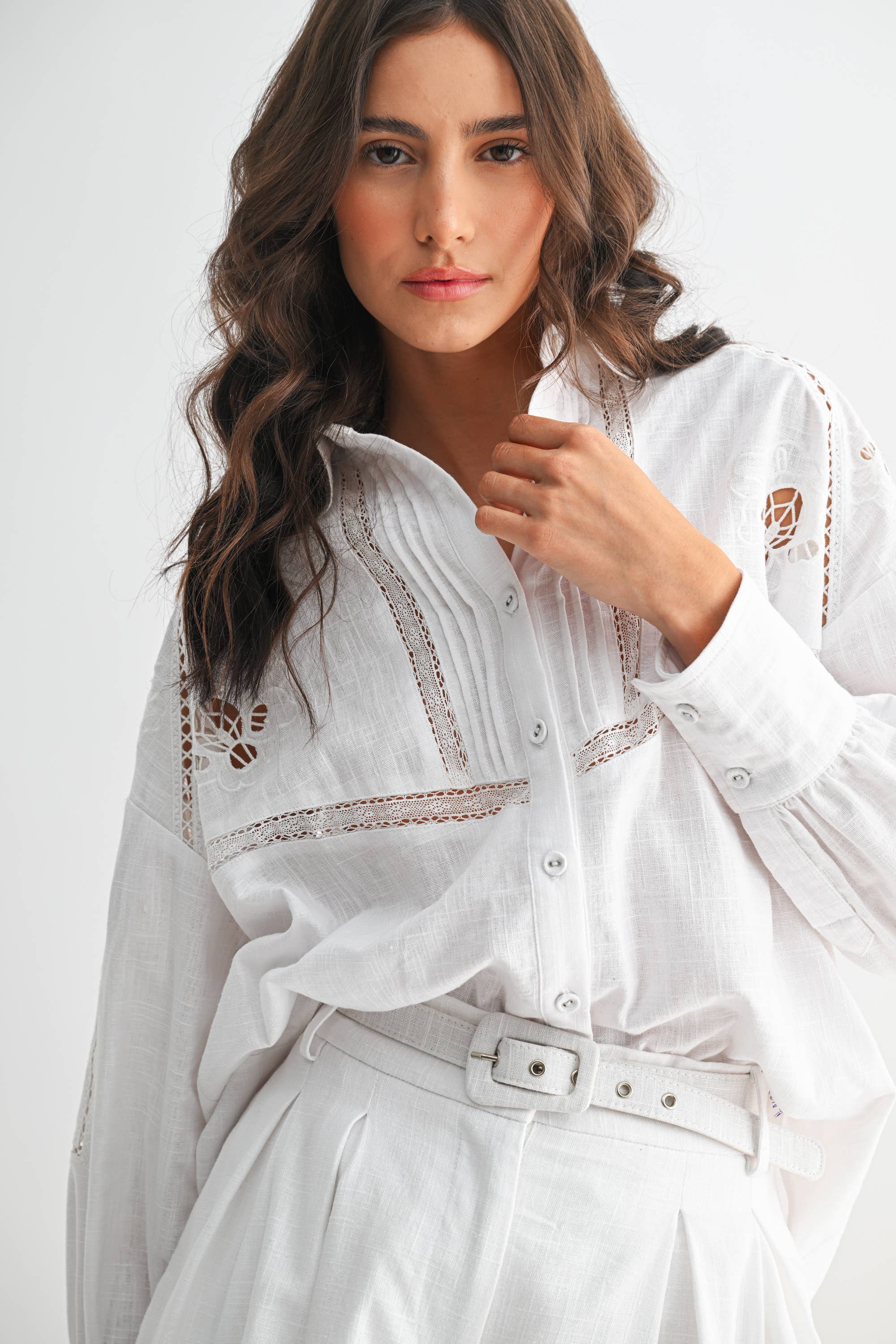 Western Romance Short Set- White