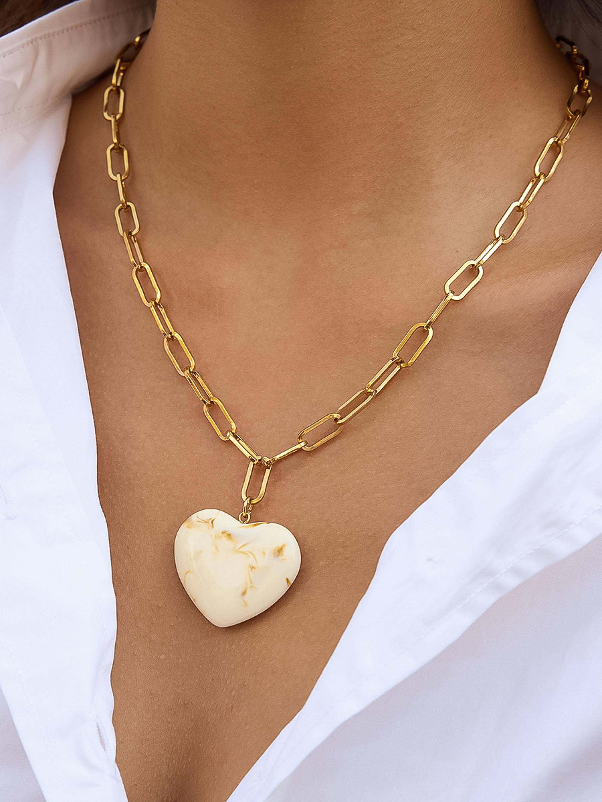 Rouelle Heart Chain Necklace