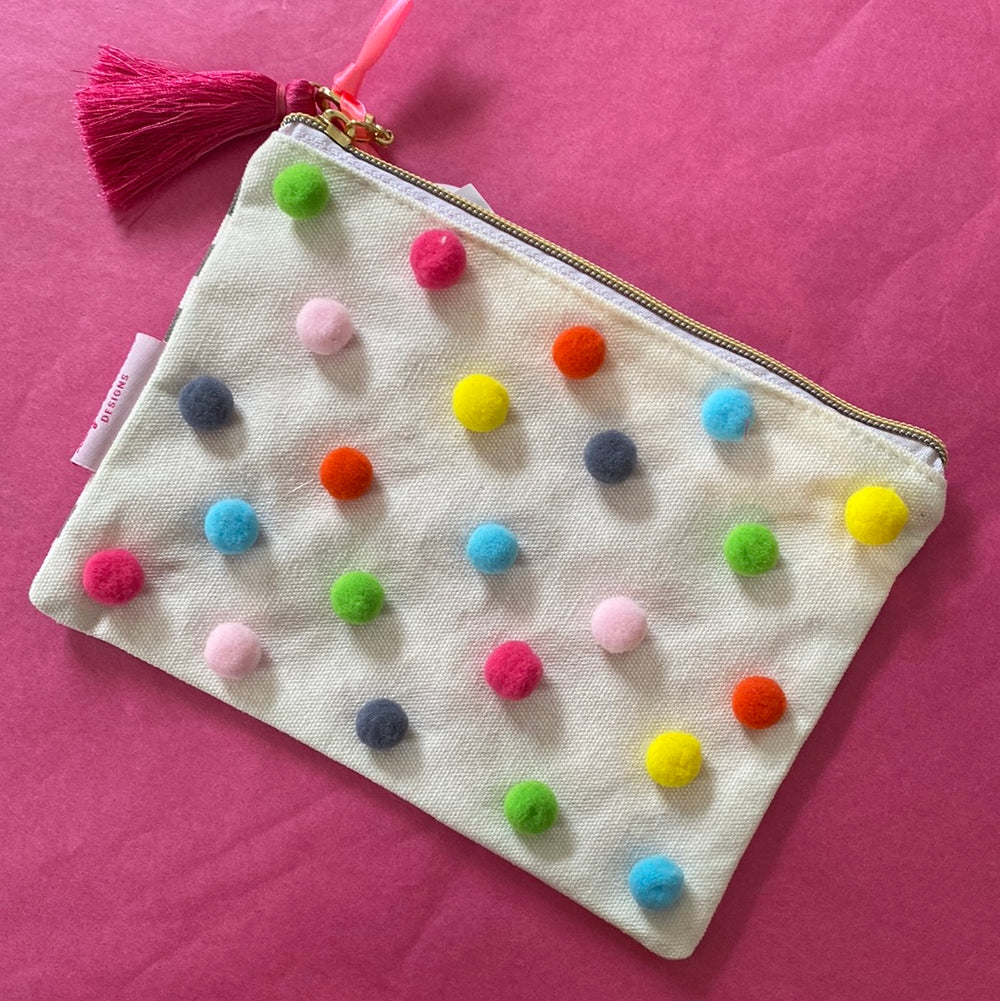 Pom-Pom Pouch