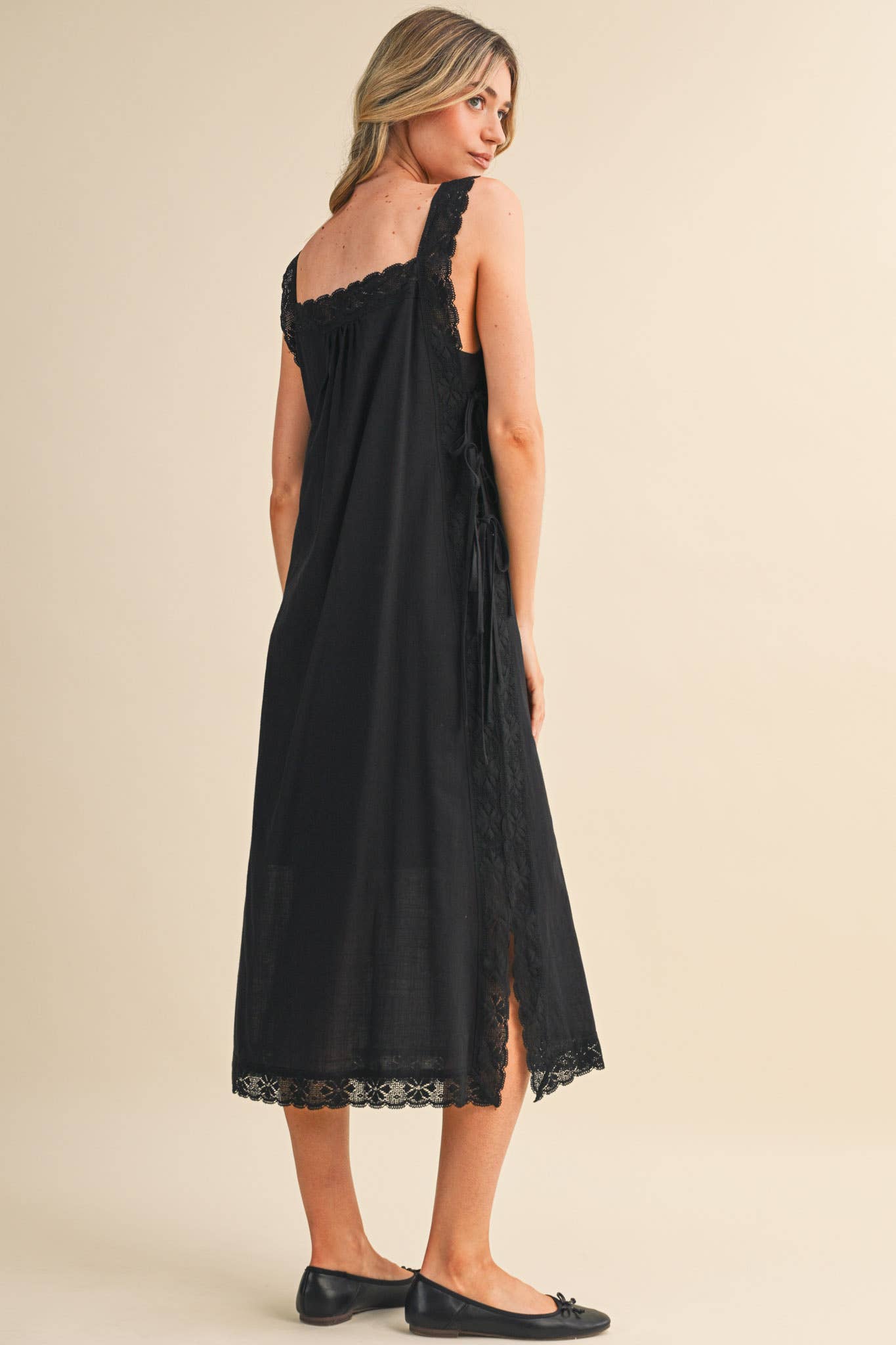 PREORDER: Fleur Romance Midi Dress-Black