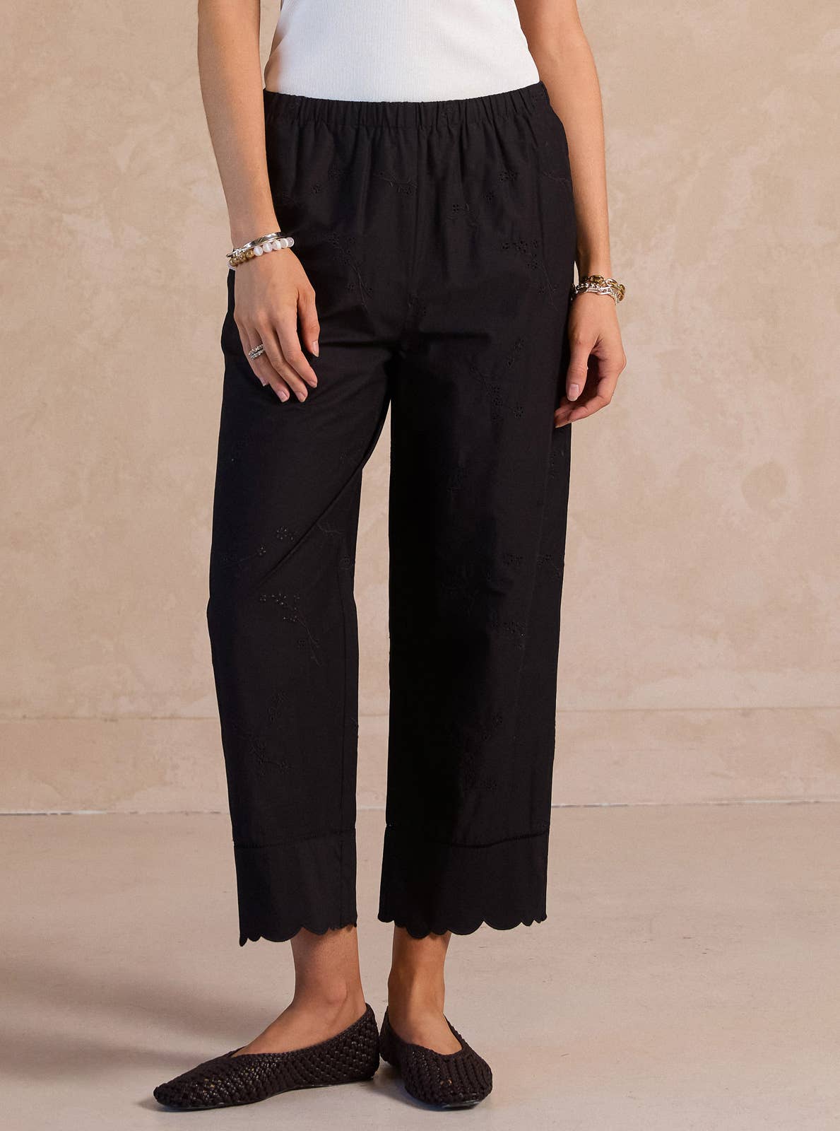 Daisy Stitch Cropped Pants