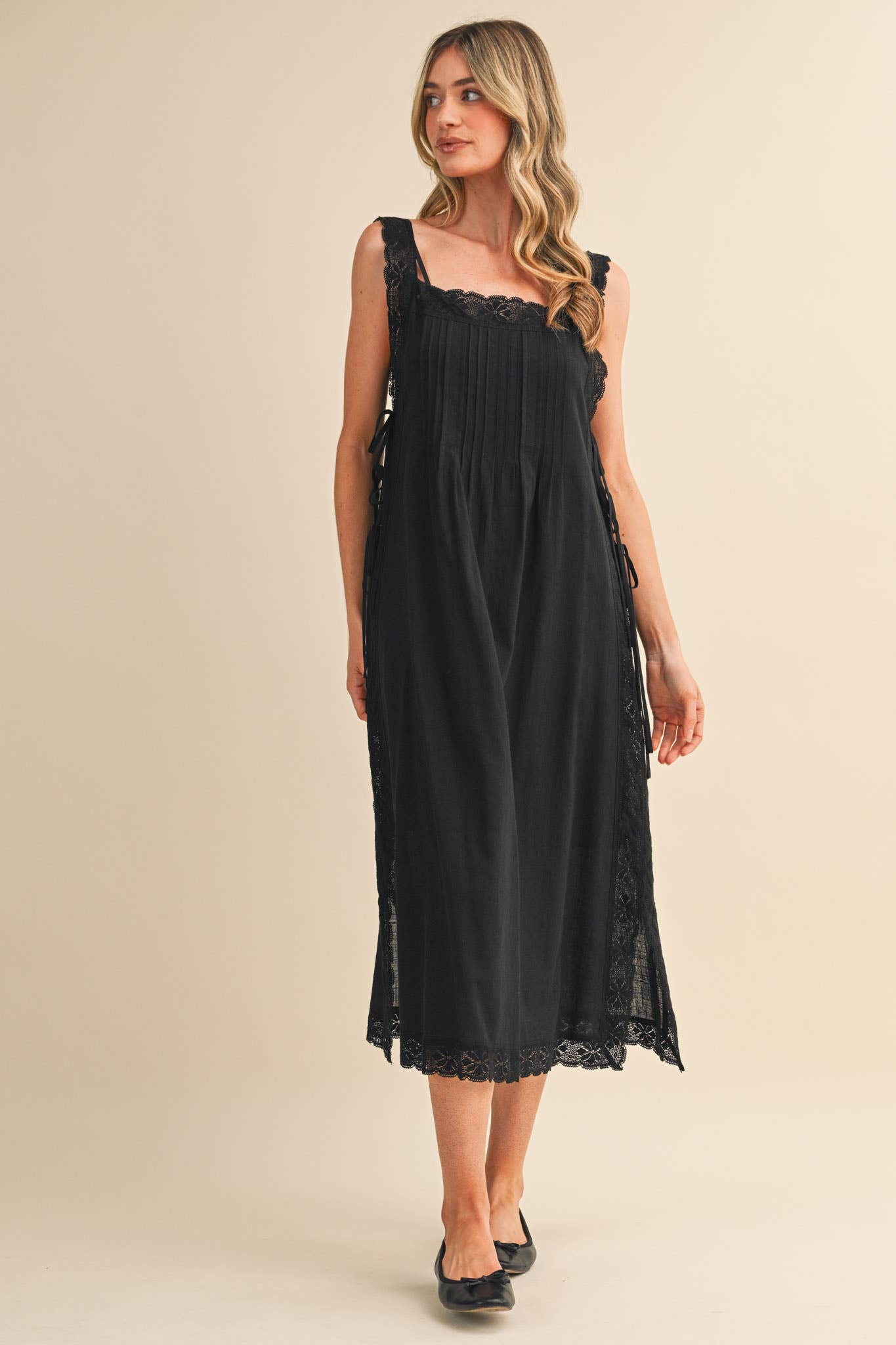 PREORDER: Fleur Romance Midi Dress-Black