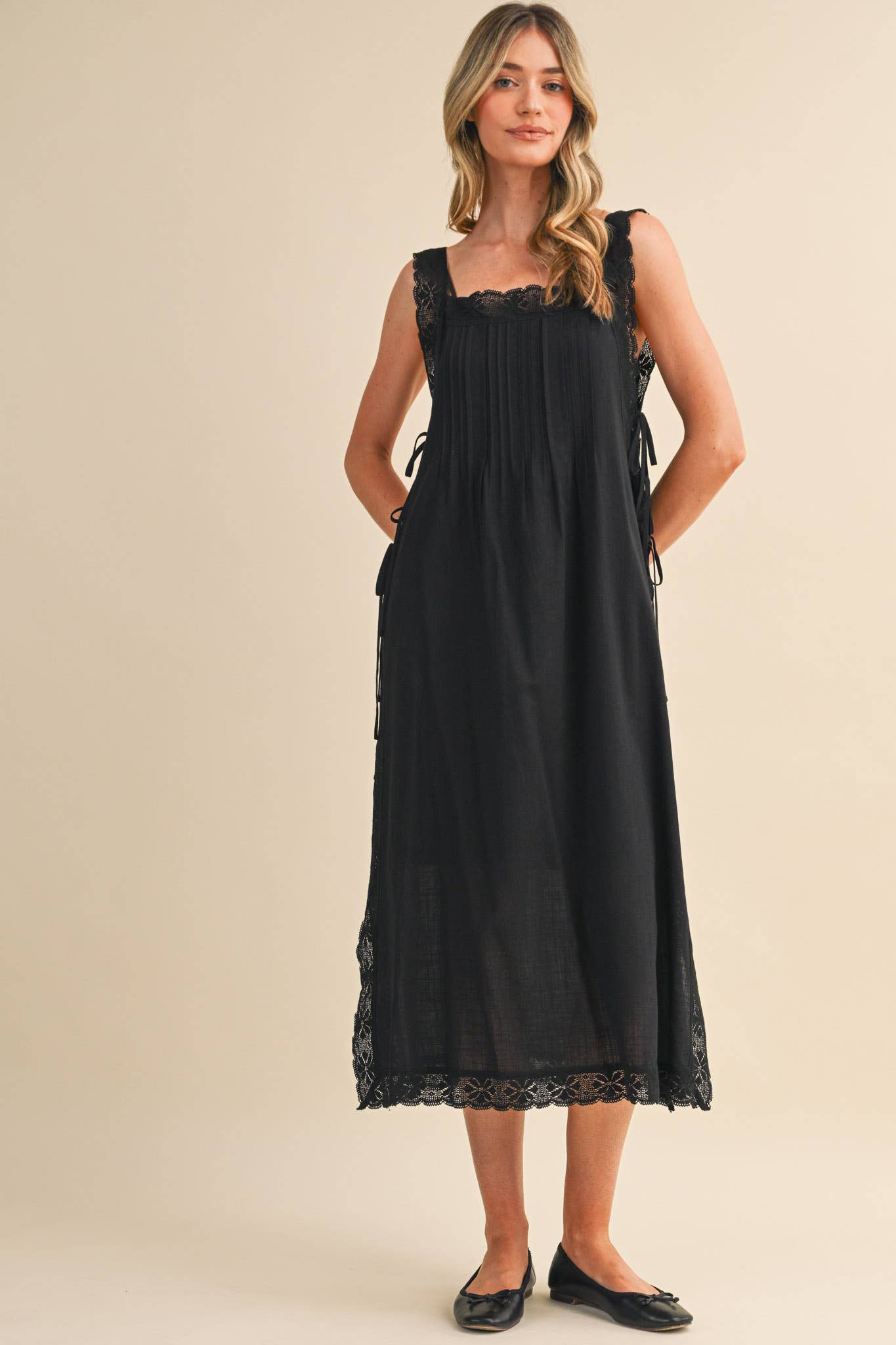 PREORDER: Fleur Romance Midi Dress-Black