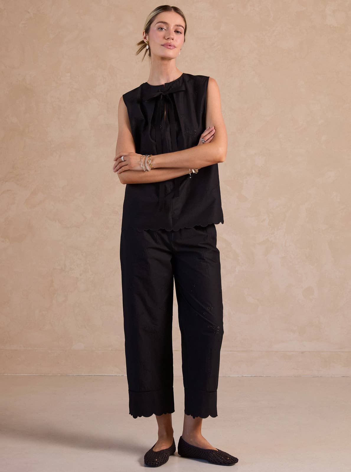 Daisy Stitch Cropped Pants