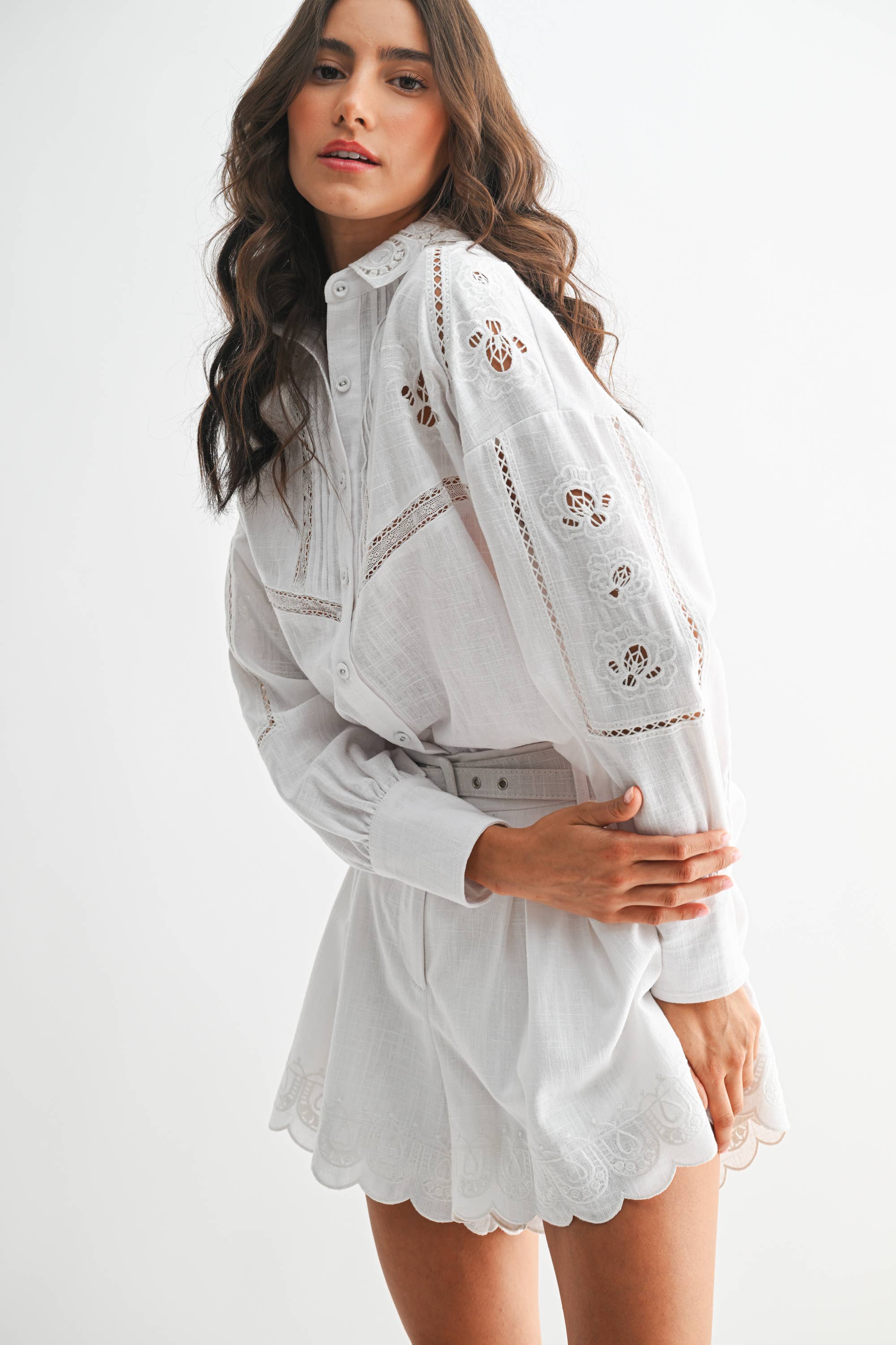 Western Romance Short Set- White