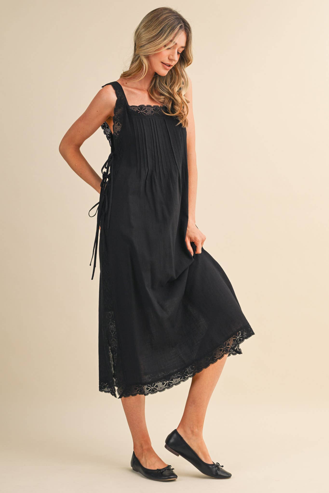 PREORDER: Fleur Romance Midi Dress-Black