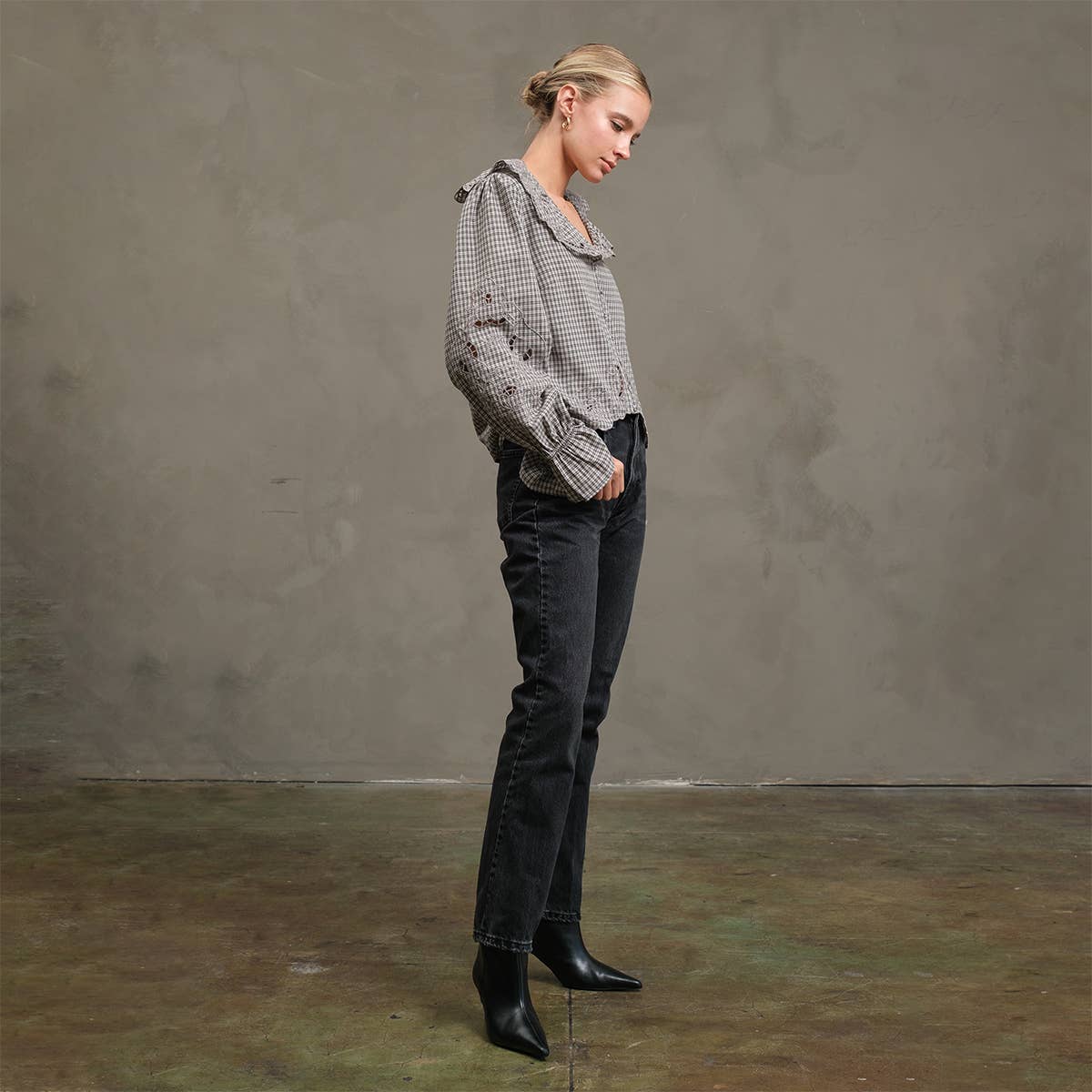 Darling Gaze Embroidered Top